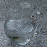 Wasserkrug mit Wasser